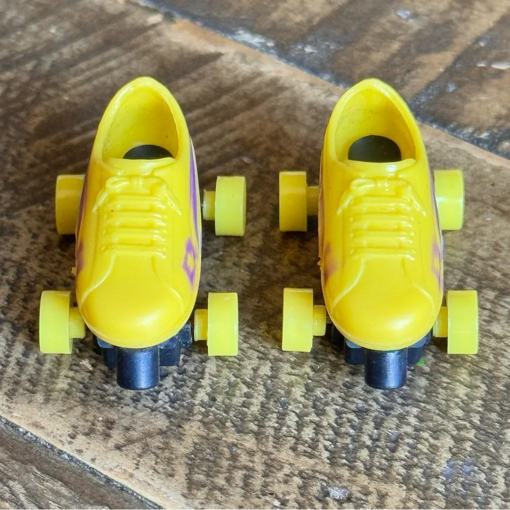 Vintage Mattel 1979 SKIPPERS Boyfriend SCOTT #1019 Yellow ROLLER SKATES Only